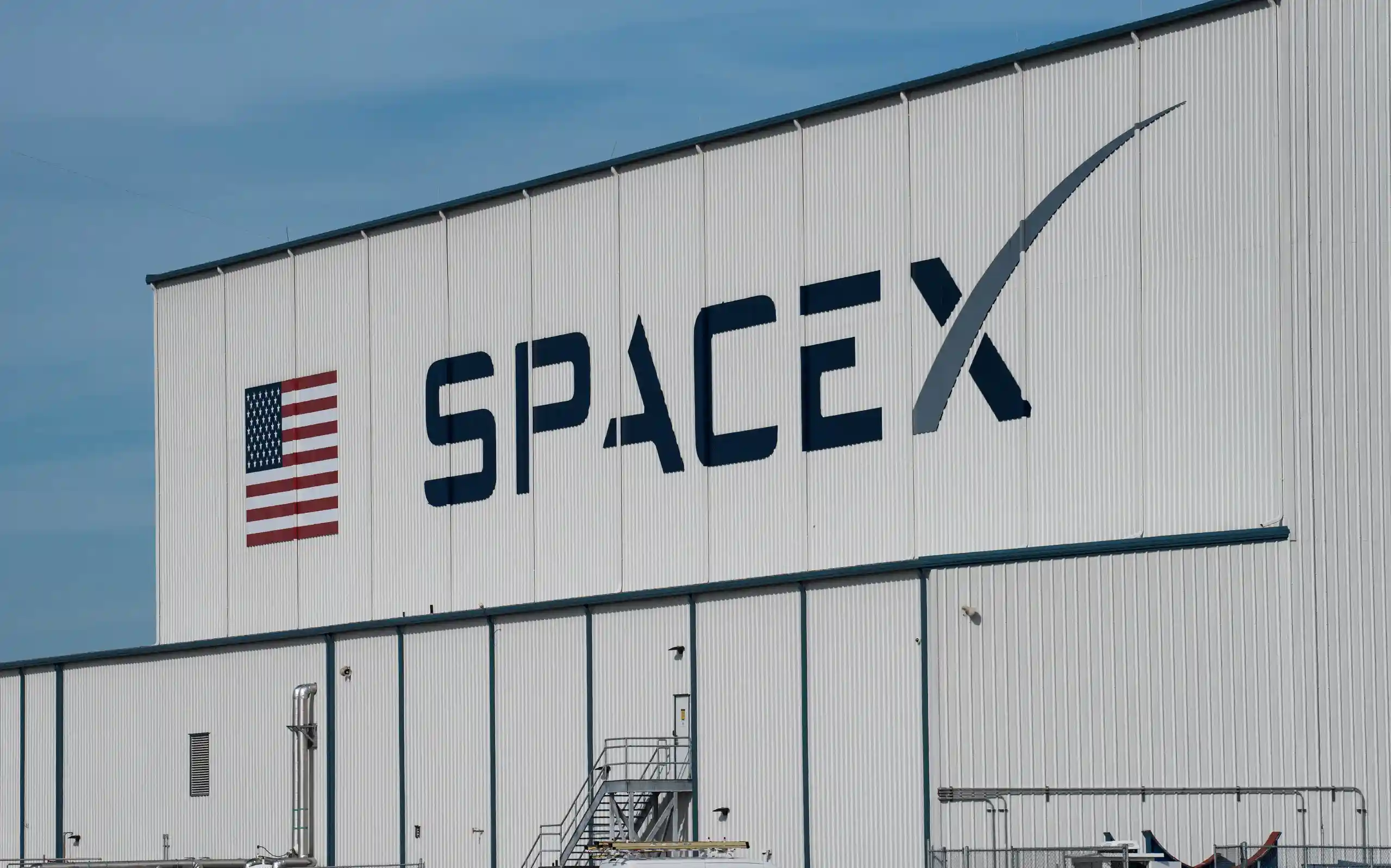 SpaceX receives the green light to deploy 7,500 more Starlink satellites
